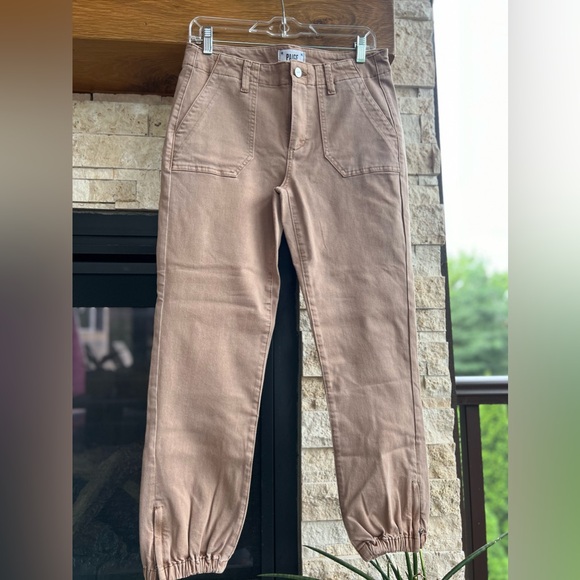 𝐍𝐖𝐎𝐓 𝐏𝐚𝐢𝐠𝐞 𝐌𝐚𝐲𝐬𝐥𝐢𝐞 𝐉𝐨𝐠𝐠𝐞𝐫 - Picture 4 of 13